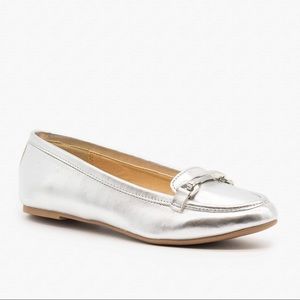 Paprika Shiny Metallic Silver Slip On Flats 8.5